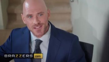 Sexy hot chick wanted a meaty cock to fuck for cas