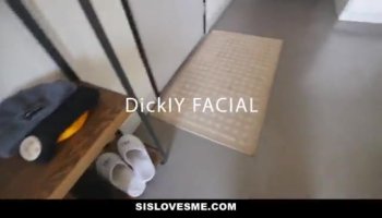 Both are single and ready to mingle