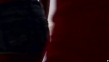 Cali & Catie love fingerbanging each other